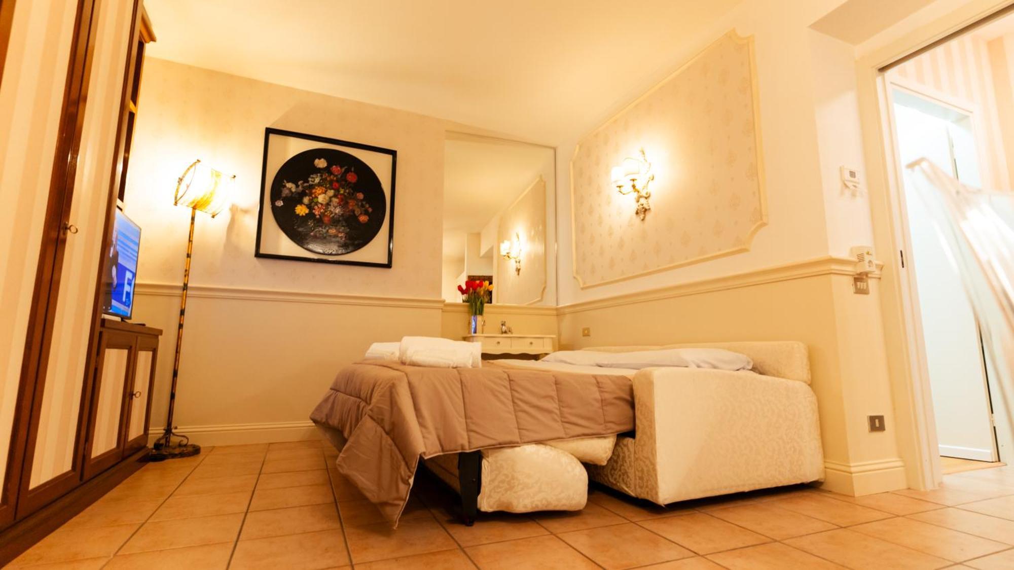 New Cozy Apartment - City Centre Lecco Exterior foto