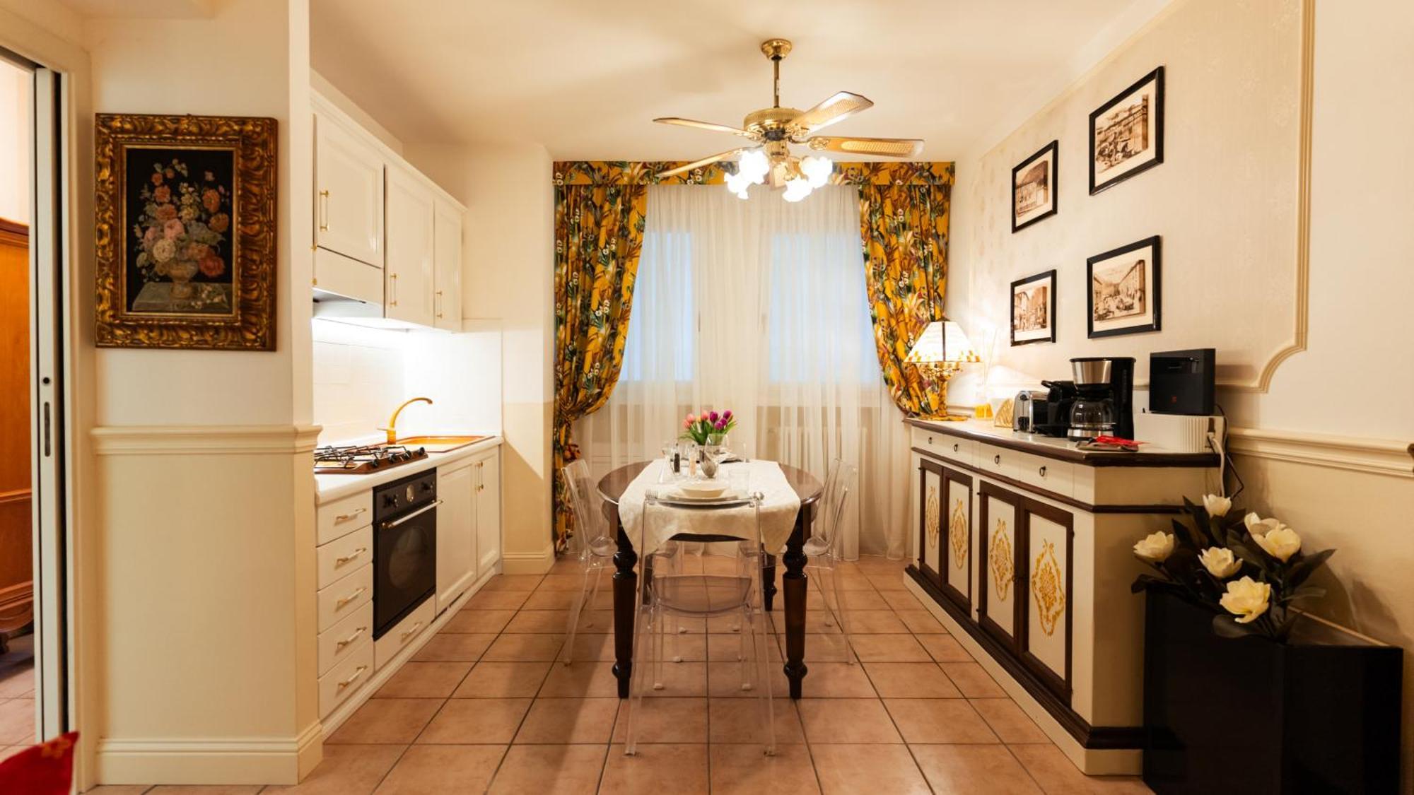 New Cozy Apartment - City Centre Lecco Exterior foto