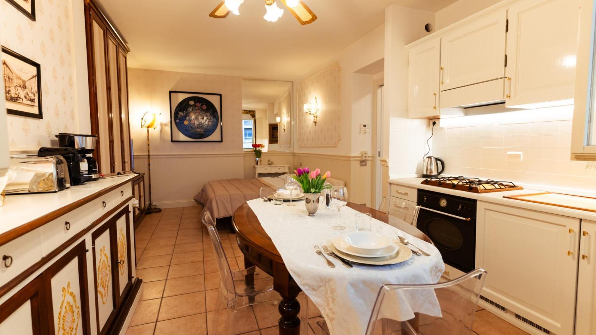 New Cozy Apartment - City Centre Lecco Exterior foto