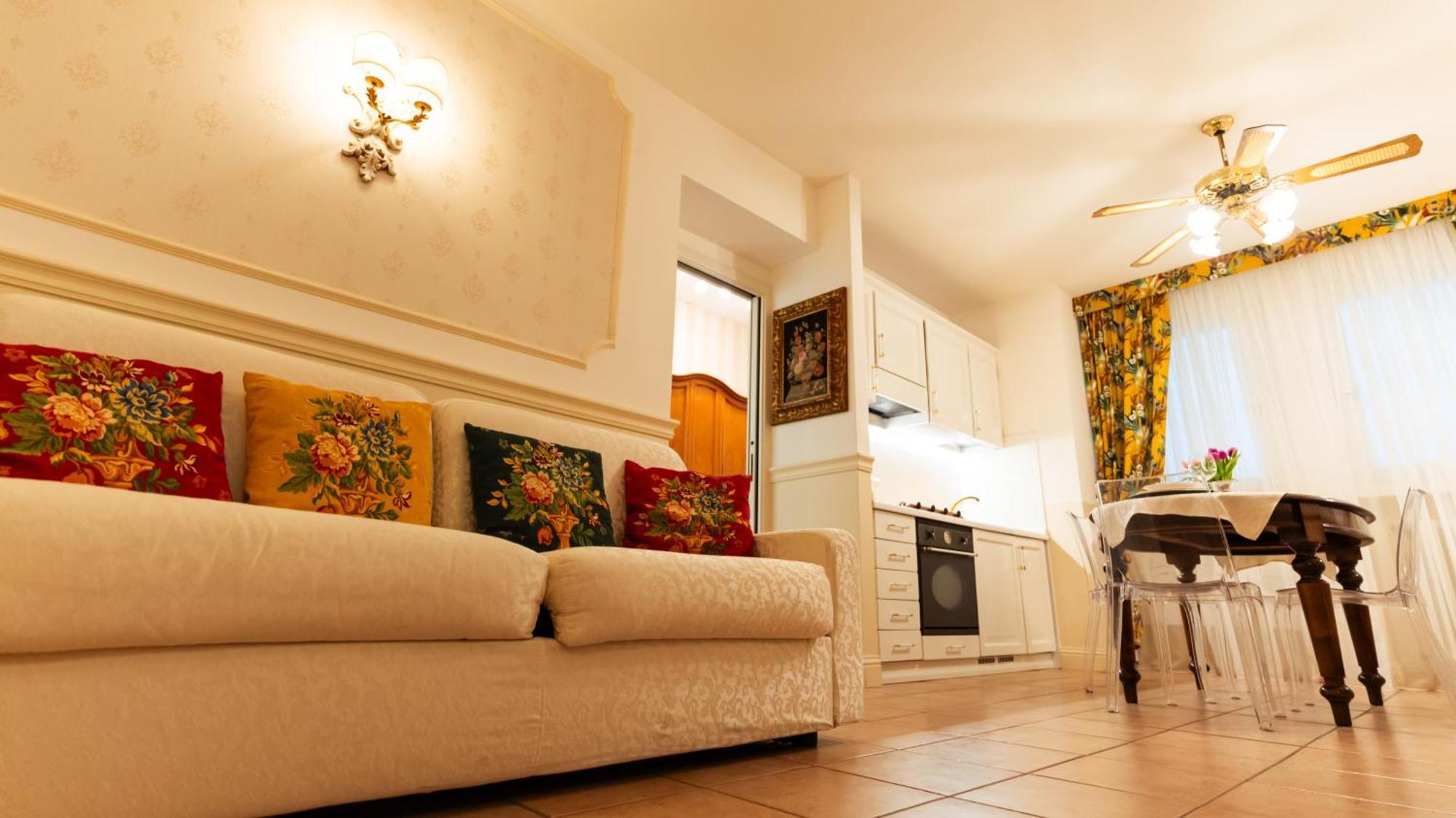 New Cozy Apartment - City Centre Lecco Exterior foto