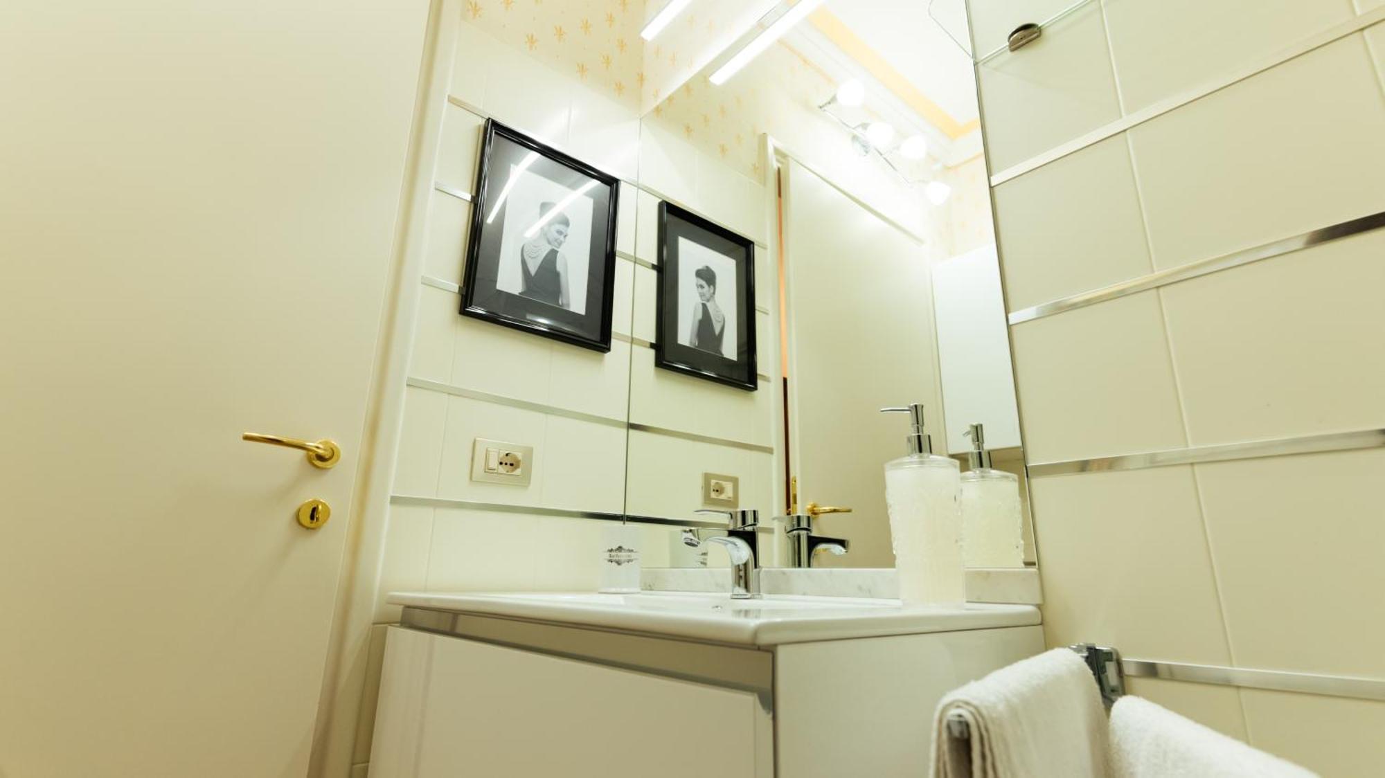 New Cozy Apartment - City Centre Lecco Exterior foto