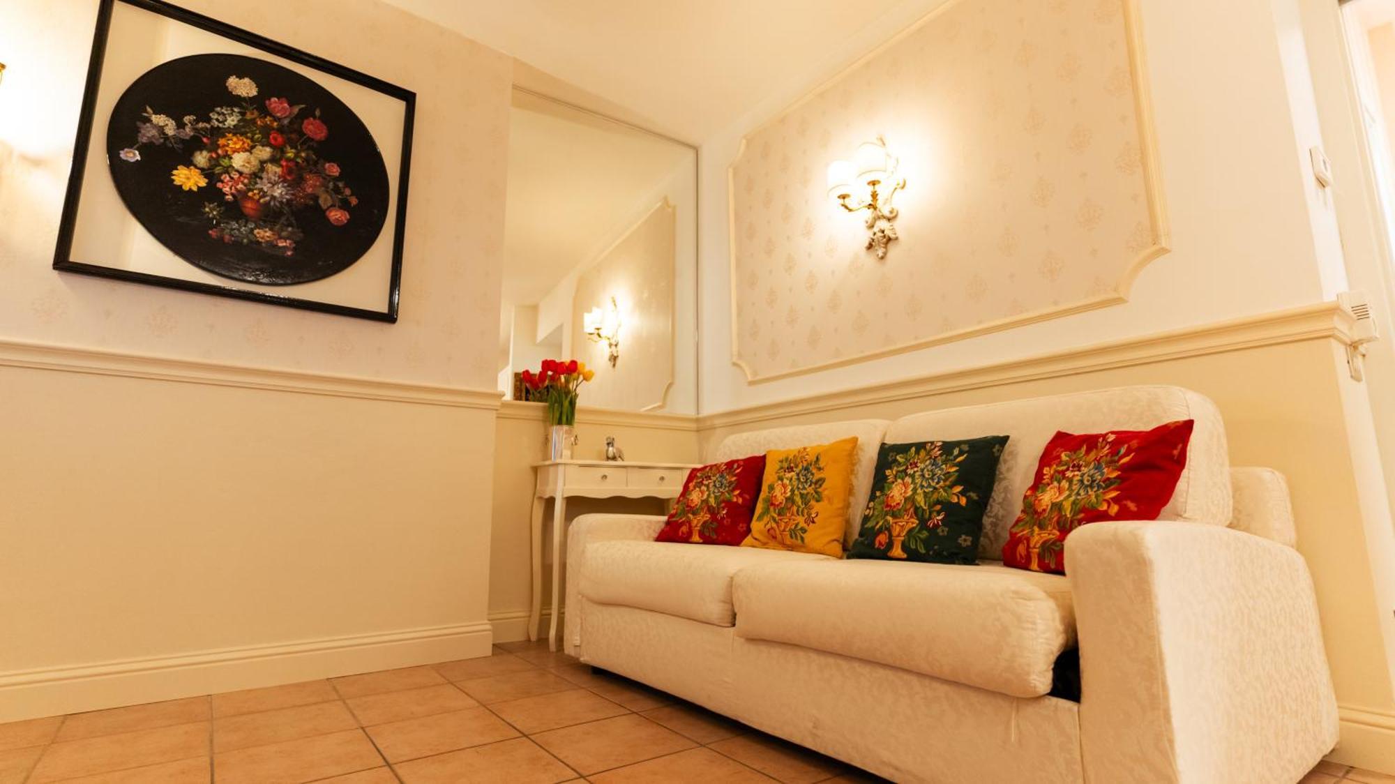 New Cozy Apartment - City Centre Lecco Exterior foto